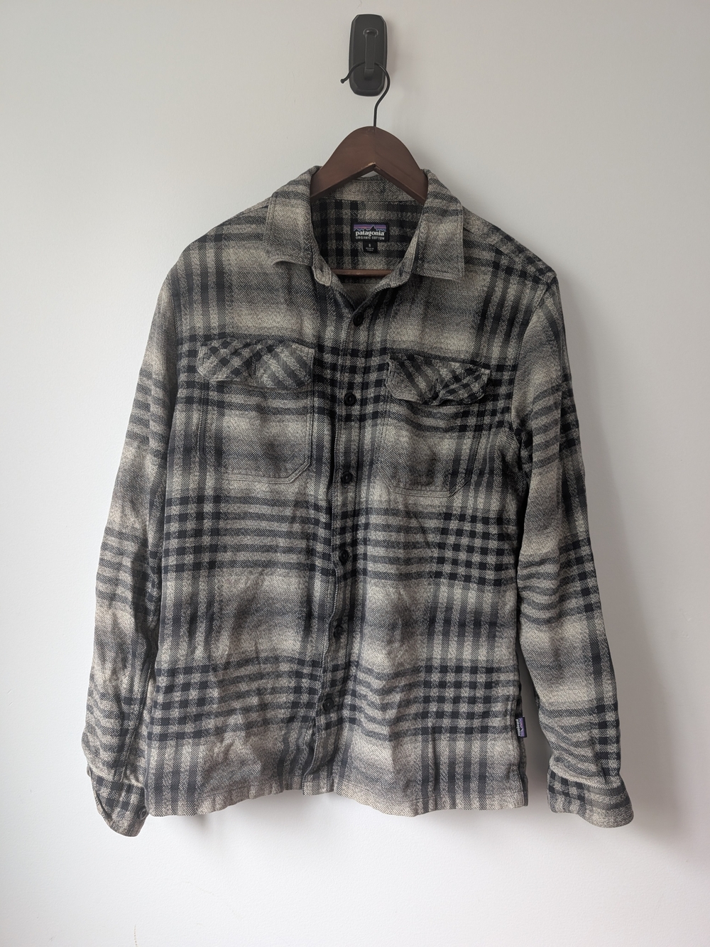 Patagonia Black & Gray Plaid Lightweight Shirt Jacket